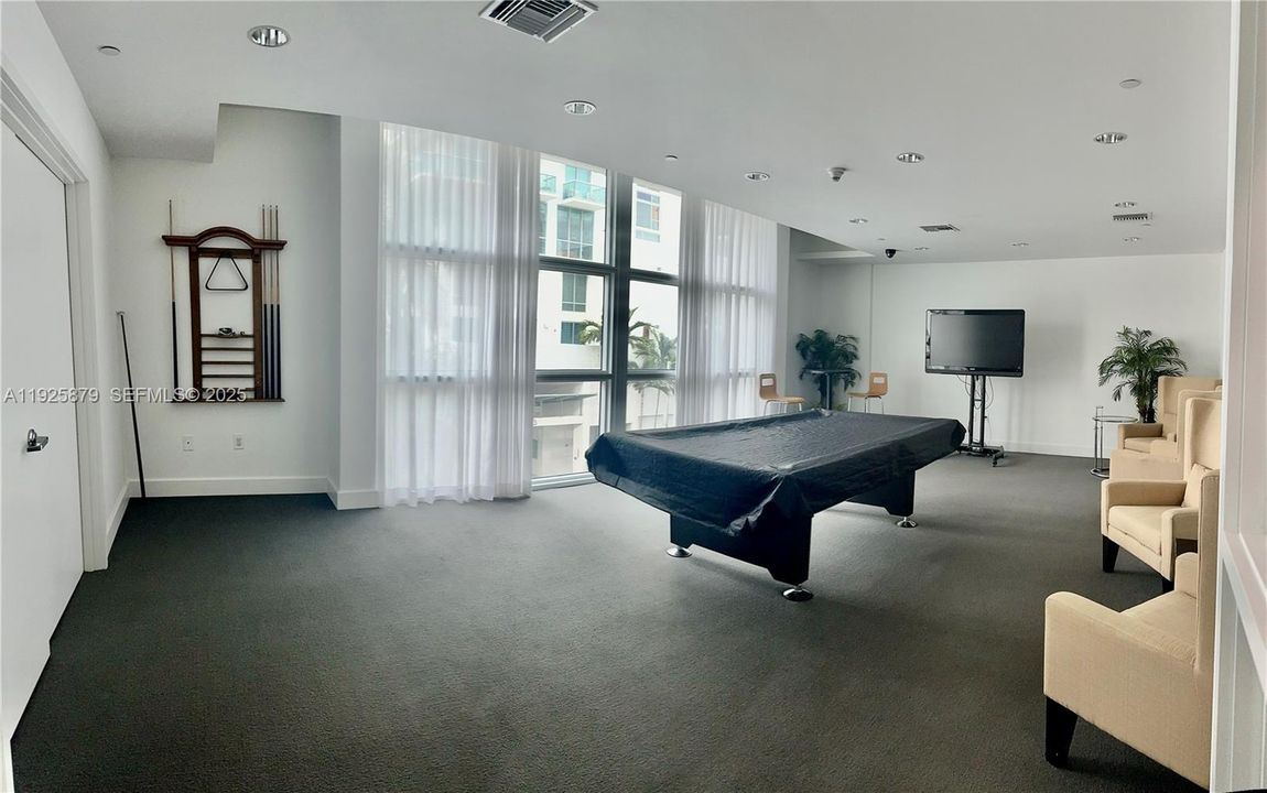 В аренду: $2,600 (1 спален, 1 ванн, 679 Квадратных фут)