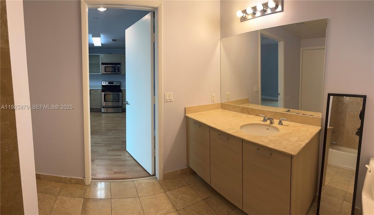 В аренду: $2,600 (1 спален, 1 ванн, 679 Квадратных фут)