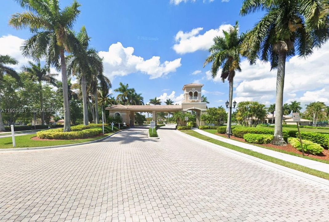 For Sale: $637,000 (4 beds, 3 baths, 2075 Square Feet)