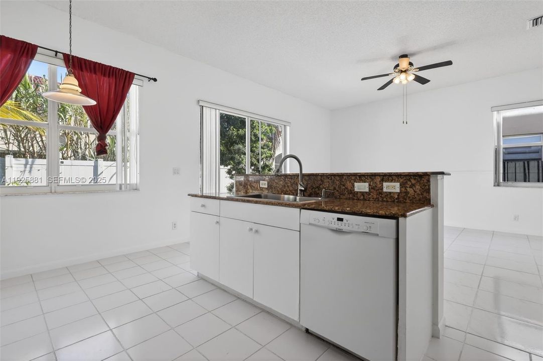 For Sale: $637,000 (4 beds, 3 baths, 2075 Square Feet)