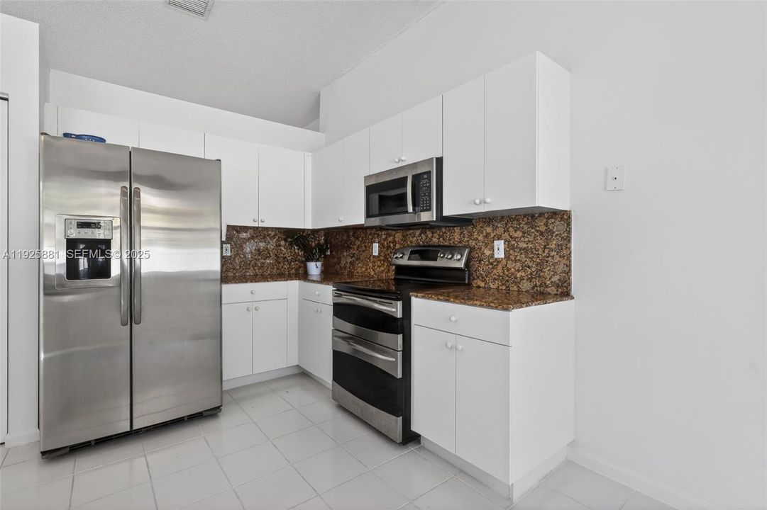 For Sale: $637,000 (4 beds, 3 baths, 2075 Square Feet)