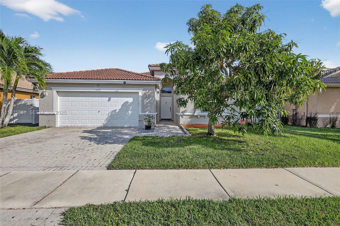 For Sale: $637,000 (4 beds, 3 baths, 2075 Square Feet)