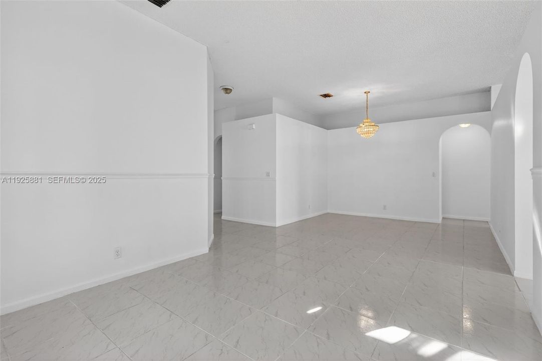 For Sale: $637,000 (4 beds, 3 baths, 2075 Square Feet)