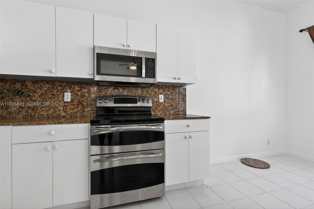 For Sale: $637,000 (4 beds, 3 baths, 2075 Square Feet)