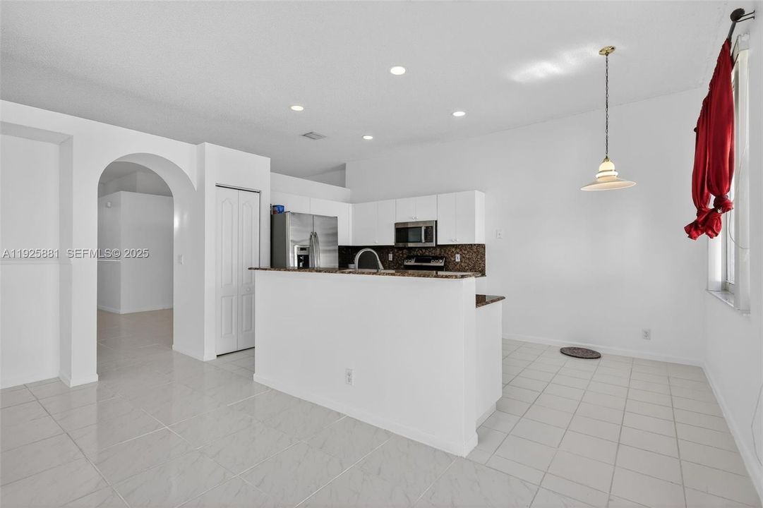 For Sale: $637,000 (4 beds, 3 baths, 2075 Square Feet)