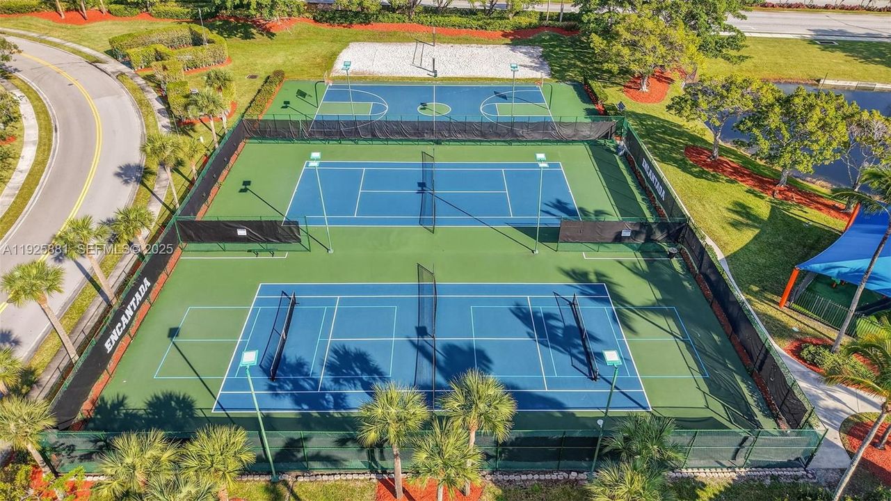 For Sale: $637,000 (4 beds, 3 baths, 2075 Square Feet)