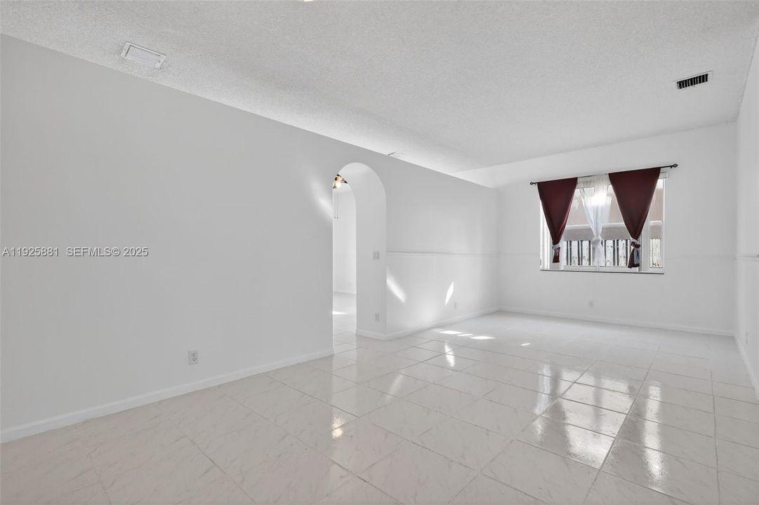 For Sale: $637,000 (4 beds, 3 baths, 2075 Square Feet)