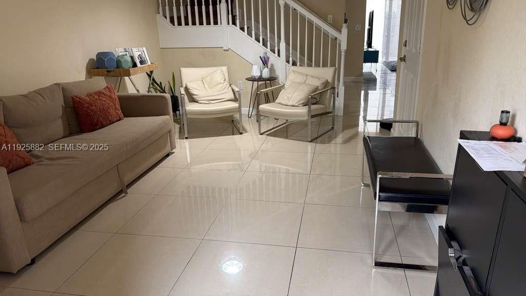 待售: $650,000 (4 贝兹, 3 浴室, 1783 平方英尺)