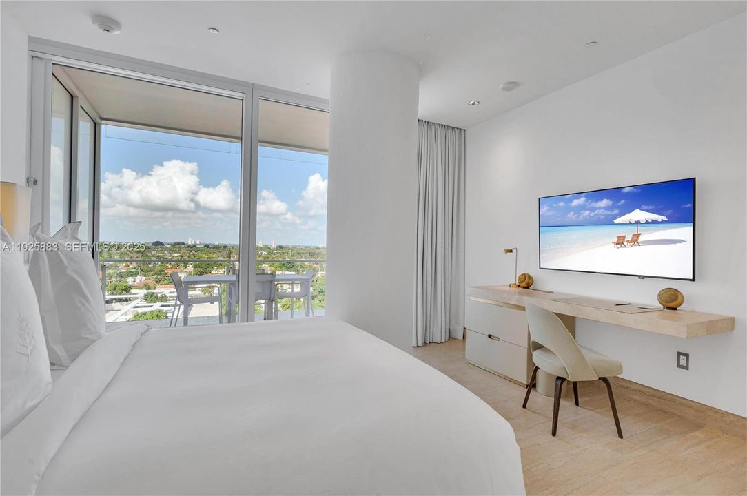 待售: $7,750,000 (2 贝兹, 2 浴室, 1583 平方英尺)