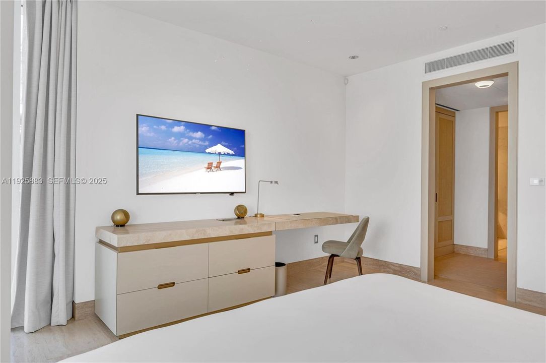 待售: $7,750,000 (2 贝兹, 2 浴室, 1583 平方英尺)