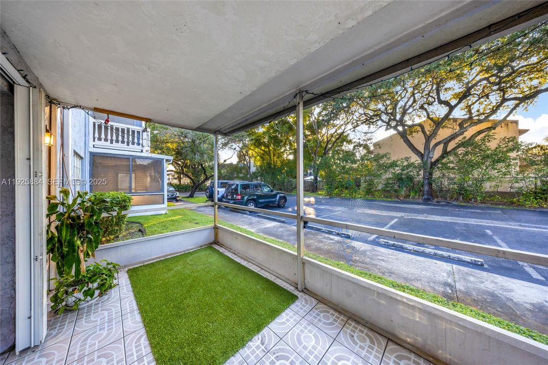 待售: $212,000 (2 贝兹, 2 浴室, 1240 平方英尺)