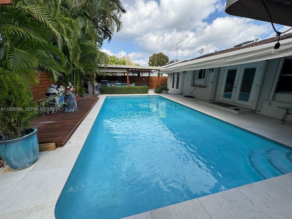 В аренду: $4,700 (3 спален, 2 ванн, 2028 Квадратных фут)