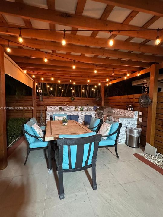 В аренду: $4,700 (3 спален, 2 ванн, 2028 Квадратных фут)