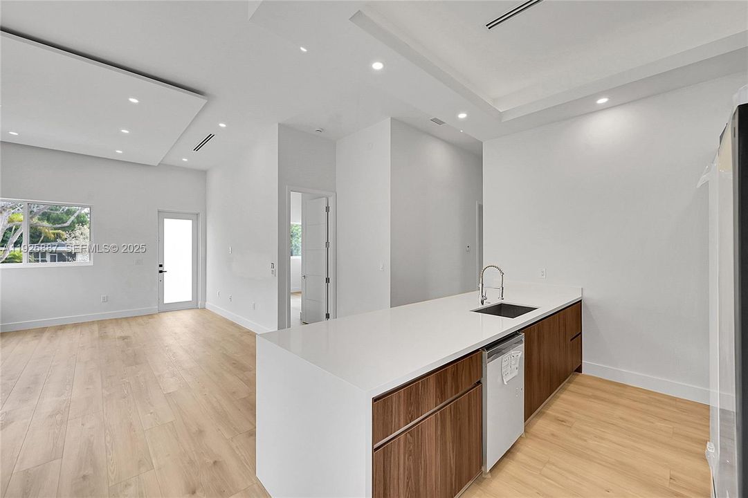 For Rent: $3,950 (3 beds, 2 baths, 0 Square Feet)