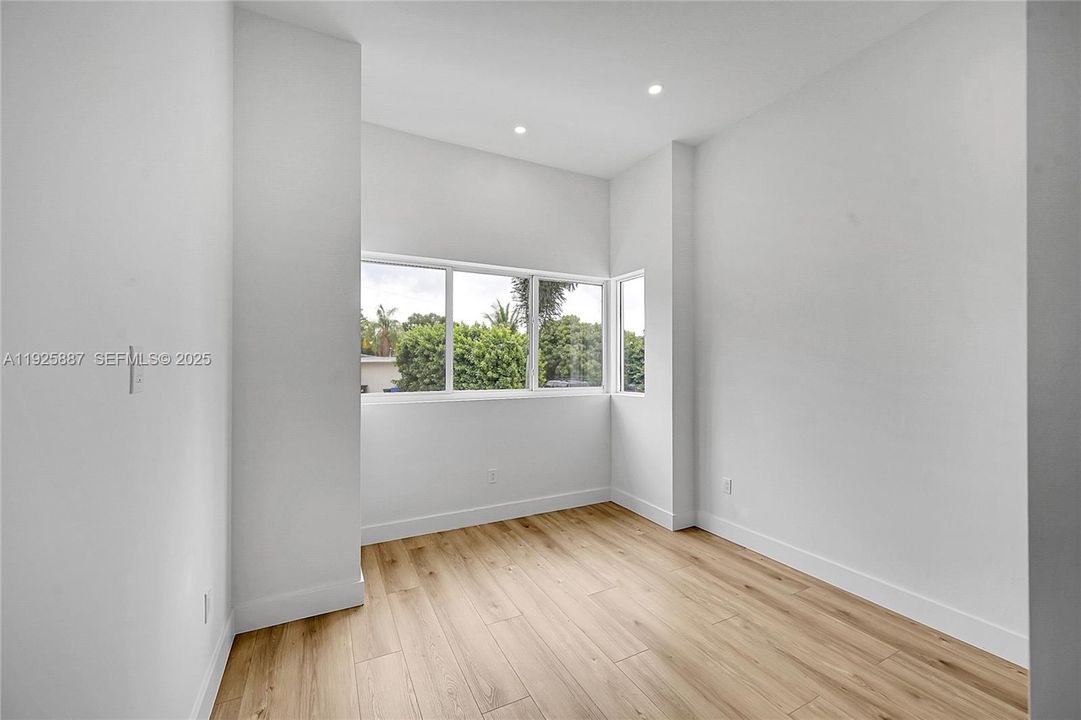 For Rent: $3,950 (3 beds, 2 baths, 0 Square Feet)