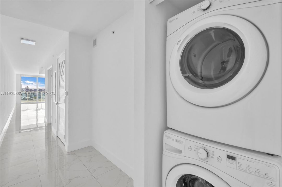 For Rent: $6,200 (3 beds, 2 baths, 1865 Square Feet)