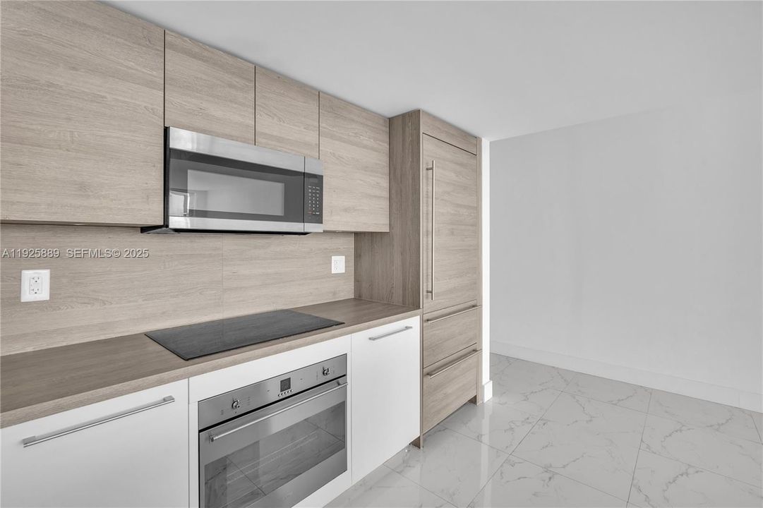 For Rent: $6,200 (3 beds, 2 baths, 1865 Square Feet)