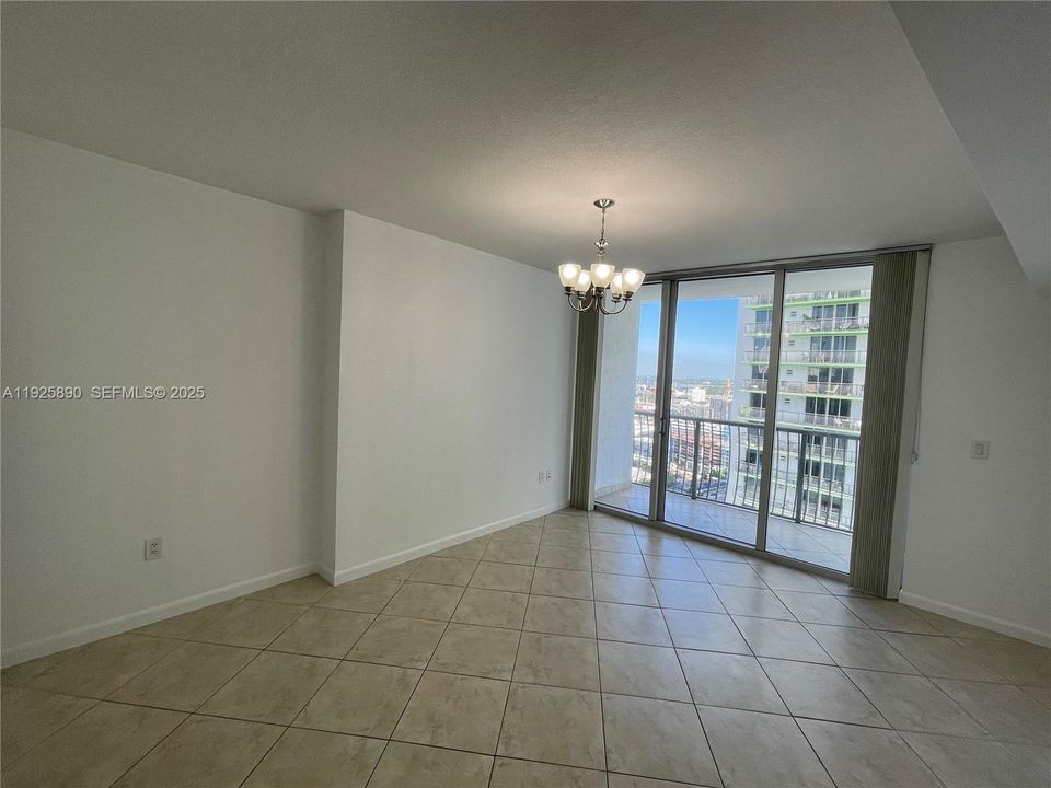 For Rent: $2,575 (1 beds, 1 baths, 825 Square Feet)