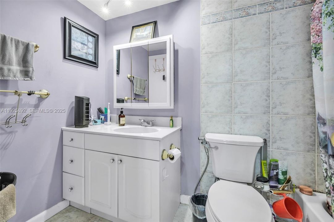 На продажу: $159,000 (1 спален, 1 ванн, 844 Квадратных фут)