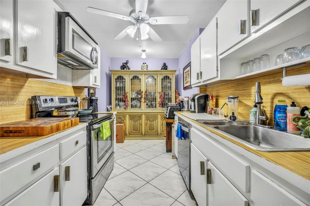 На продажу: $159,000 (1 спален, 1 ванн, 844 Квадратных фут)