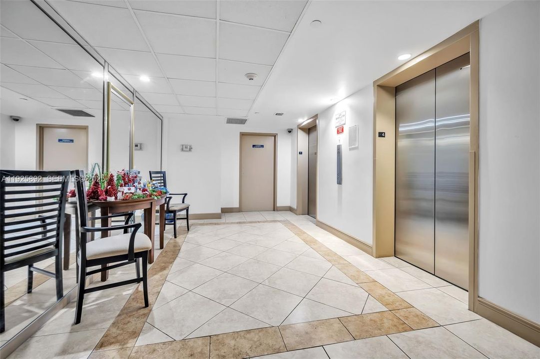 На продажу: $159,000 (1 спален, 1 ванн, 844 Квадратных фут)