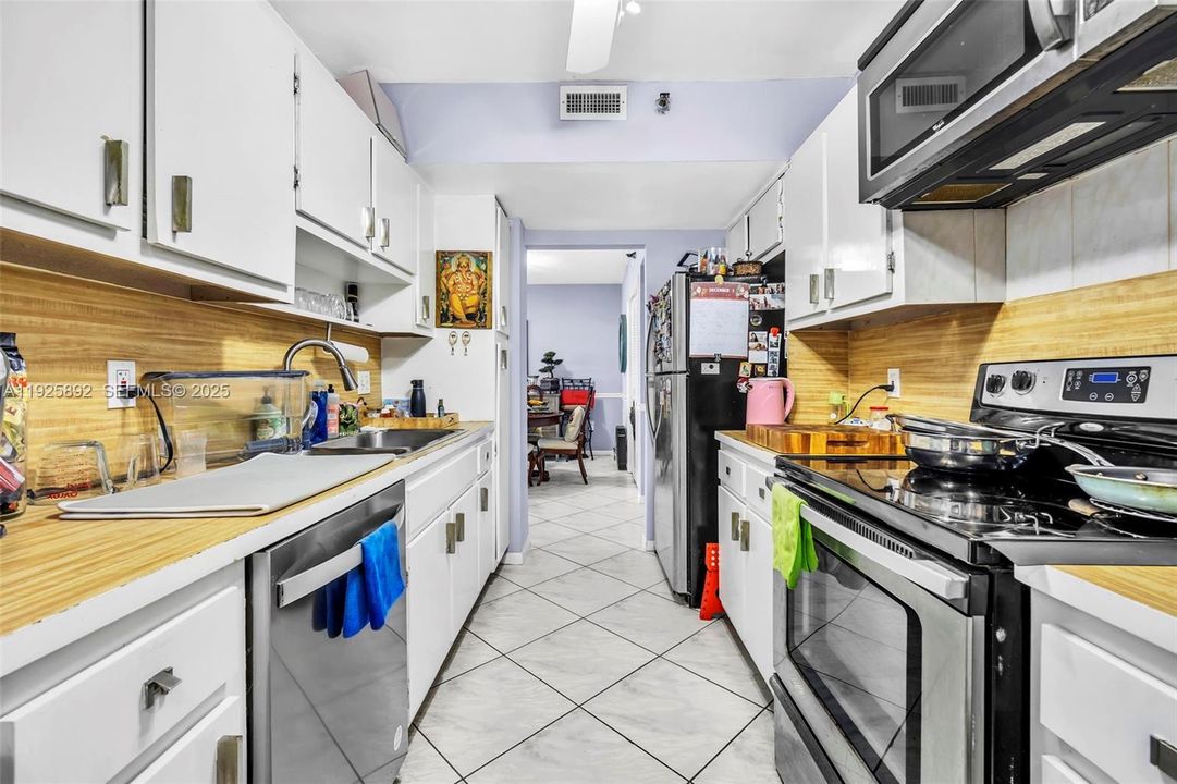 На продажу: $159,000 (1 спален, 1 ванн, 844 Квадратных фут)