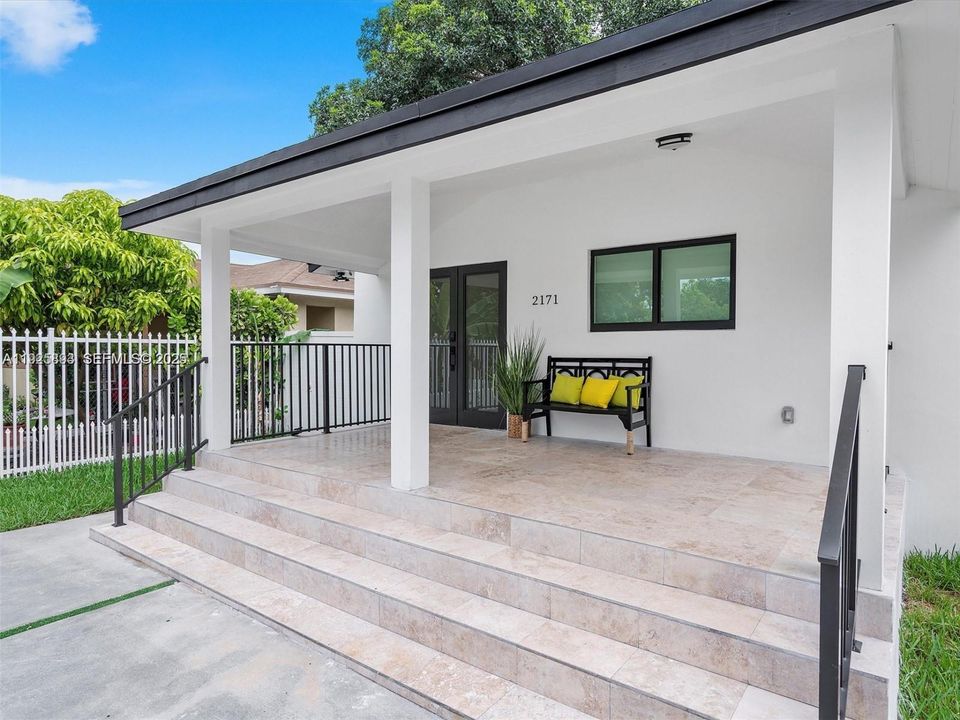 For Rent: $4,200 (3 beds, 2 baths, 1244 Square Feet)