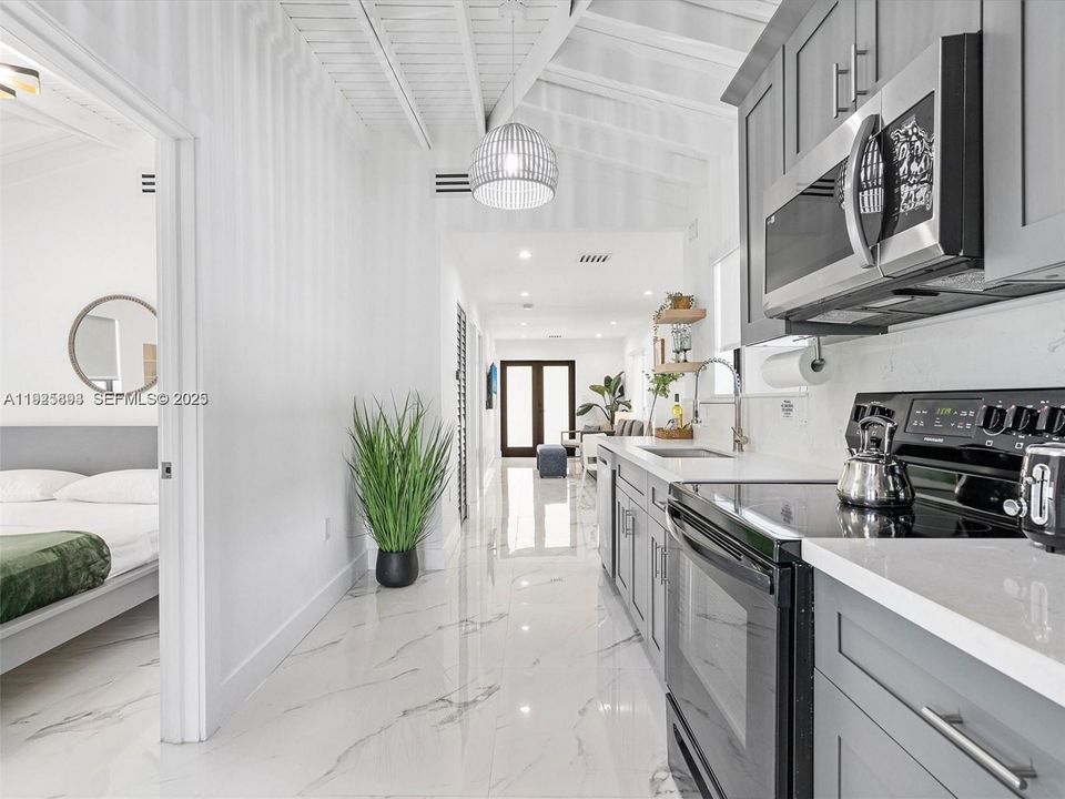 For Rent: $4,200 (3 beds, 2 baths, 1244 Square Feet)