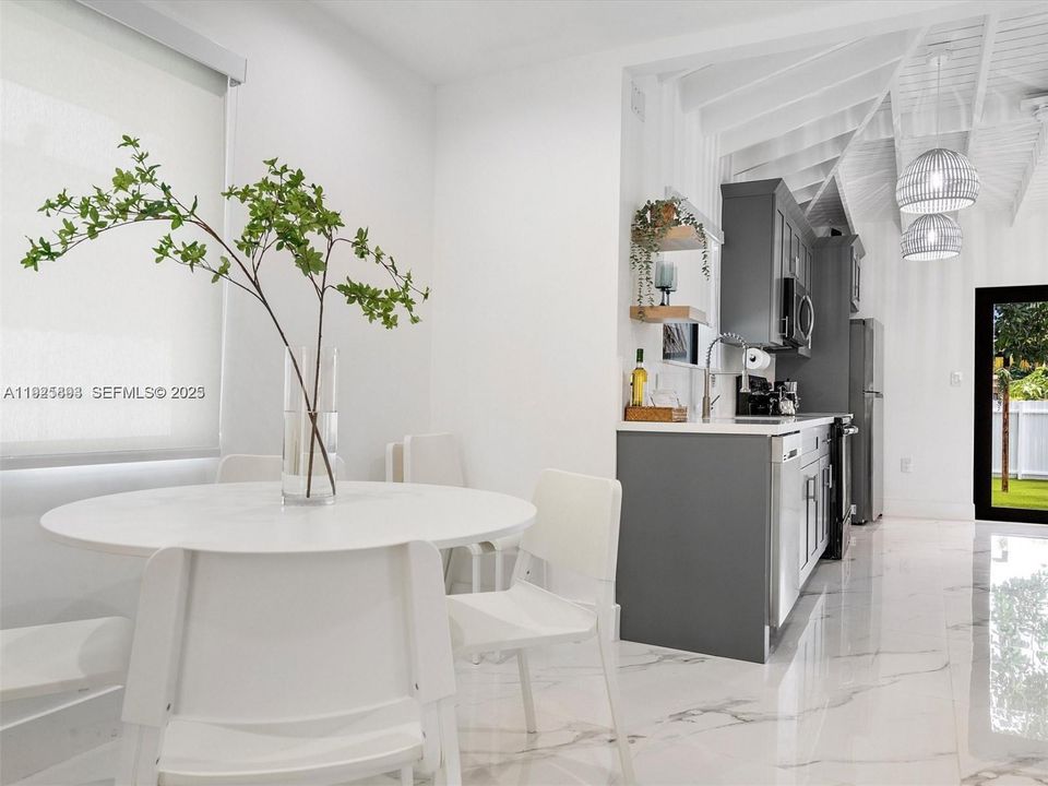 For Rent: $4,200 (3 beds, 2 baths, 1244 Square Feet)