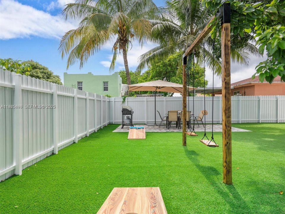 For Rent: $4,200 (3 beds, 2 baths, 1244 Square Feet)