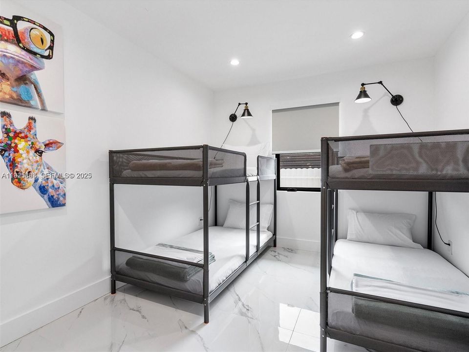 For Rent: $4,200 (3 beds, 2 baths, 1244 Square Feet)