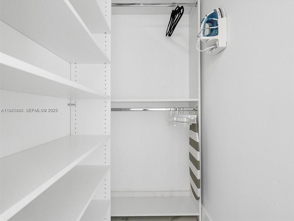 For Rent: $4,200 (3 beds, 2 baths, 1244 Square Feet)