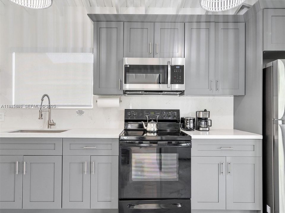 For Rent: $4,200 (3 beds, 2 baths, 1244 Square Feet)