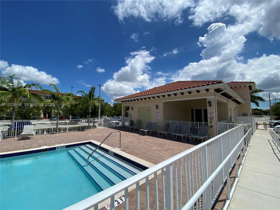 En Renta: $2,900 (3 camas, 2 baños, 1338 Pies cuadrados)