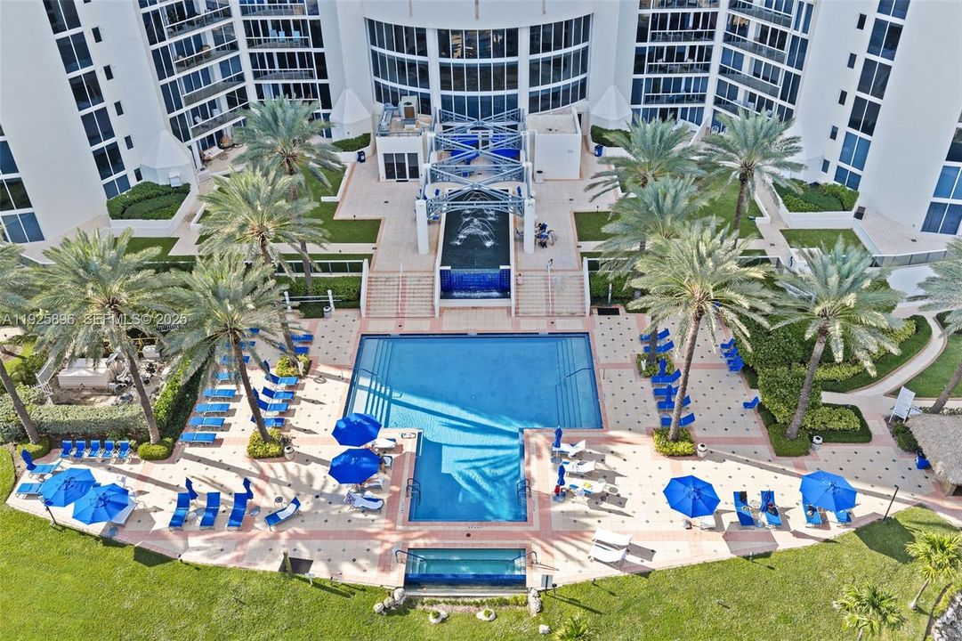 待售: $1,780,000 (2 贝兹, 2 浴室, 1756 平方英尺)