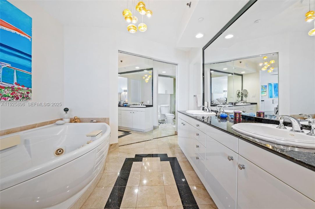 待售: $1,780,000 (2 贝兹, 2 浴室, 1756 平方英尺)