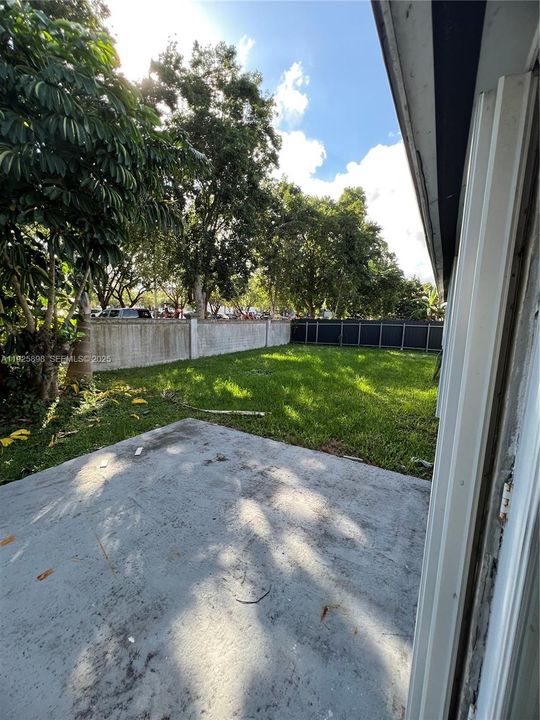 В аренду: $3,150 (3 спален, 2 ванн, 1769 Квадратных фут)