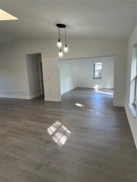 В аренду: $3,150 (3 спален, 2 ванн, 1769 Квадратных фут)