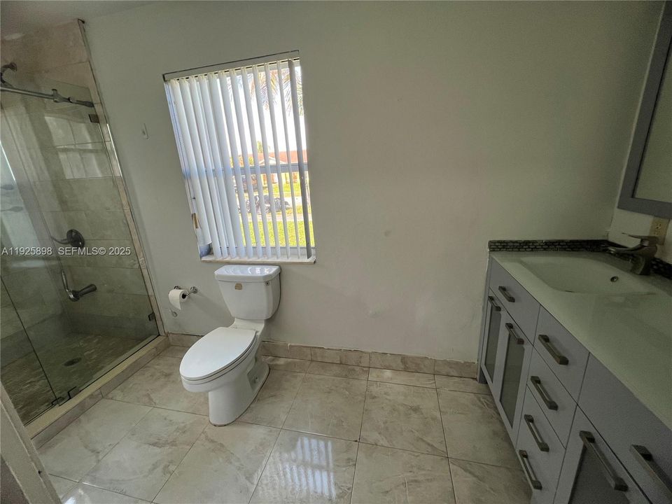 В аренду: $3,150 (3 спален, 2 ванн, 1769 Квадратных фут)