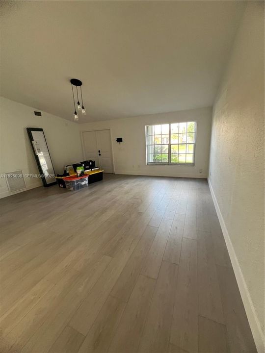 В аренду: $3,150 (3 спален, 2 ванн, 1769 Квадратных фут)