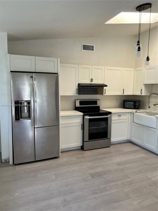 В аренду: $3,150 (3 спален, 2 ванн, 1769 Квадратных фут)