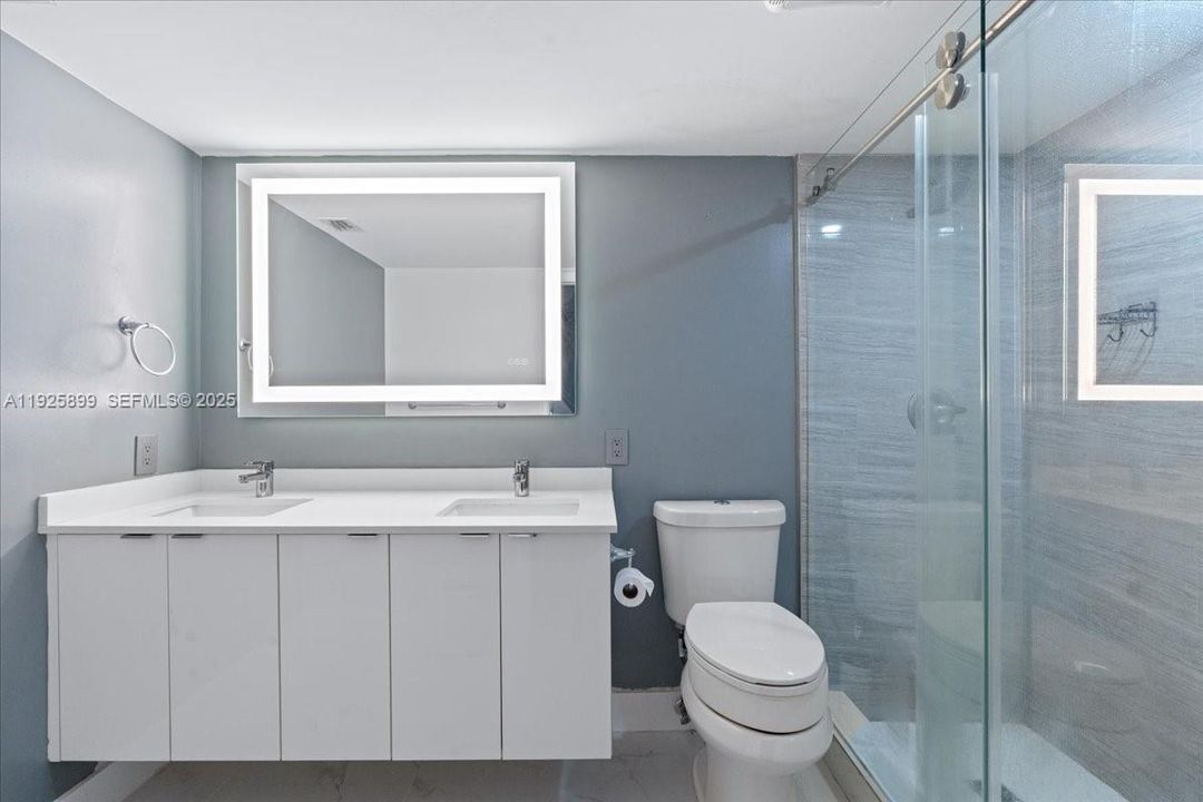 For Sale: $165,900 (2 beds, 2 baths, 1156 Square Feet)