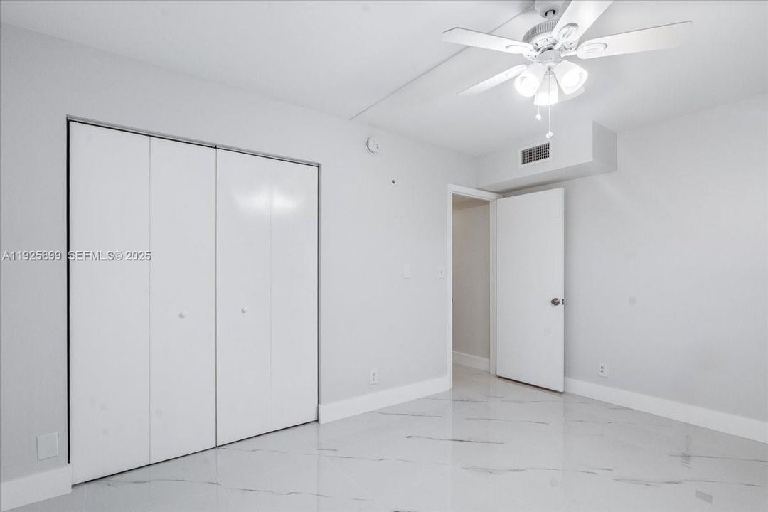 For Sale: $165,900 (2 beds, 2 baths, 1156 Square Feet)