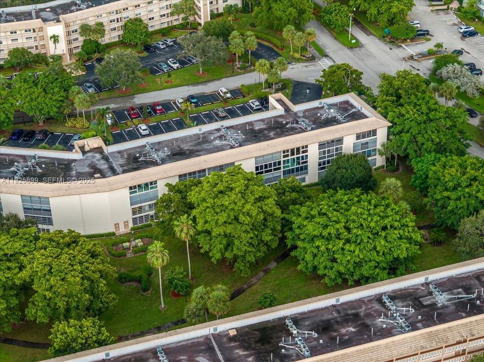 For Sale: $165,900 (2 beds, 2 baths, 1156 Square Feet)