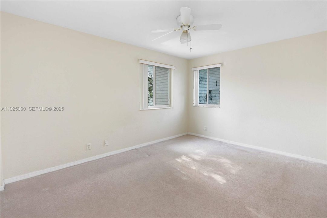 На продажу: $499,900 (4 спален, 2 ванн, 1851 Квадратных фут)