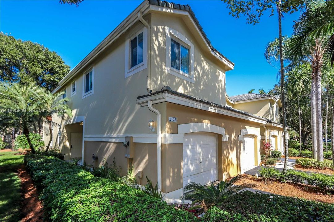 На продажу: $499,900 (4 спален, 2 ванн, 1851 Квадратных фут)