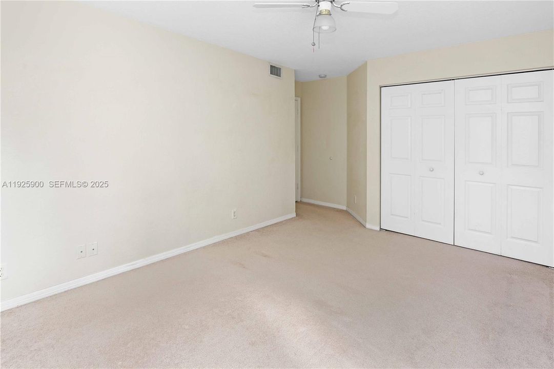 На продажу: $499,900 (4 спален, 2 ванн, 1851 Квадратных фут)