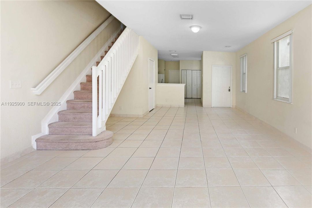 На продажу: $499,900 (4 спален, 2 ванн, 1851 Квадратных фут)