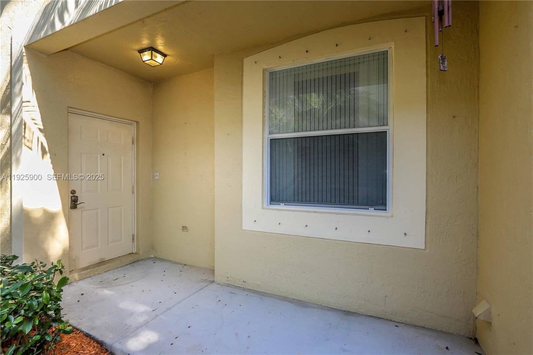 На продажу: $499,900 (4 спален, 2 ванн, 1851 Квадратных фут)