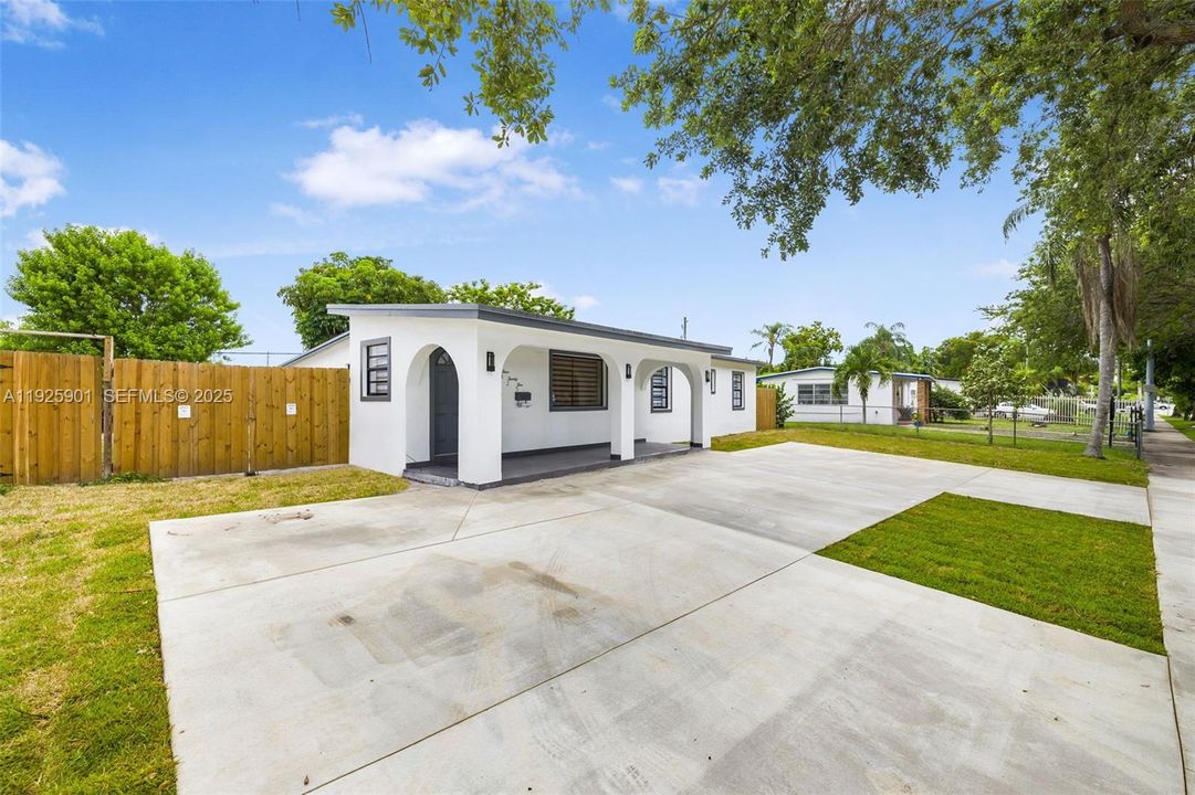 For Sale: $675,000 (3 beds, 2 baths, 1367 Square Feet)